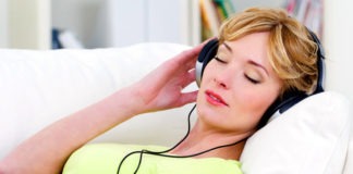 నిద్రకు ఉపక్రమిస్తూ చక్కని సంగీతం వింటే ఏమవుతుందీ? Listening to Music While Sleeping