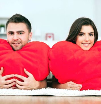 అన్యోన్య భార్యాభర్తల బంధాన్ని బలోపేతం చేసే ఉత్తమ మార్గాలివే.! Husband Wife Relationship