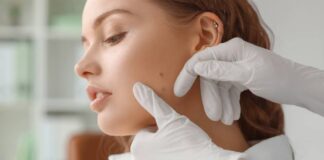 మెలనోమా: కారకాలు, లక్షణాలు, నిర్థారణ, చికిత్సా పద్దతులు - Melanoma: Causes, Symptoms, Diagnosis and Effective Treatment Melanoma Causes