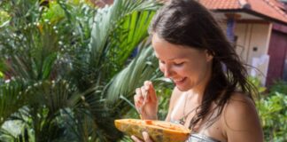 బొప్పాయి తింటే కడుపు నొప్పా.? ఉపశమనం ఎలా? - Eating Papaya Cause Stomach Pain.? How to Relieve It? Eating Papaya Cause Stomach Pain