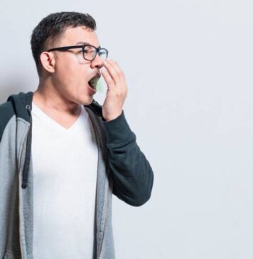 నోటి దుర్వాసన (హాలిటోసిస్): కారకాలు, లక్షణాలు, చికిత్స, నివారణ Halitosis