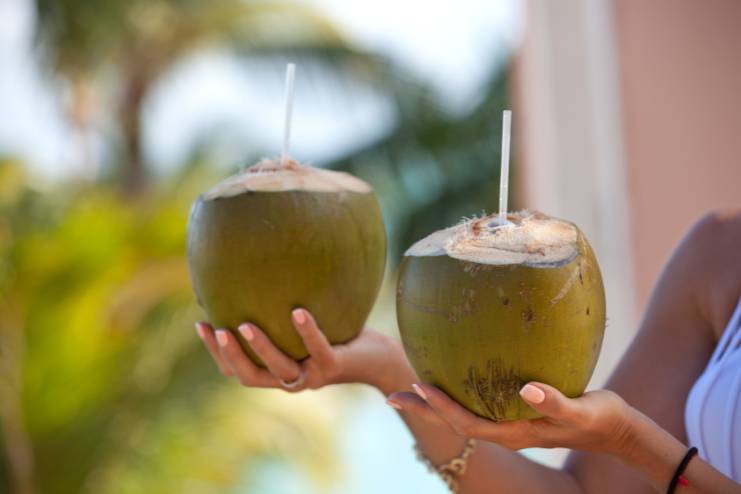 Benefits of drinking coconut water