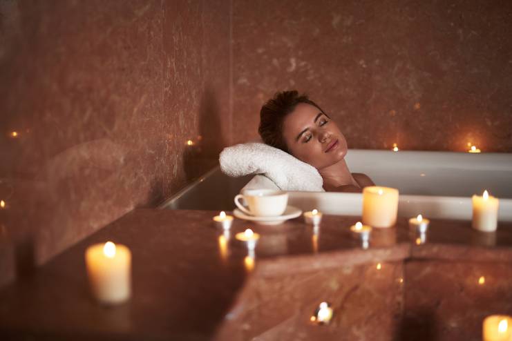 Relaxing bath with Aroma oils