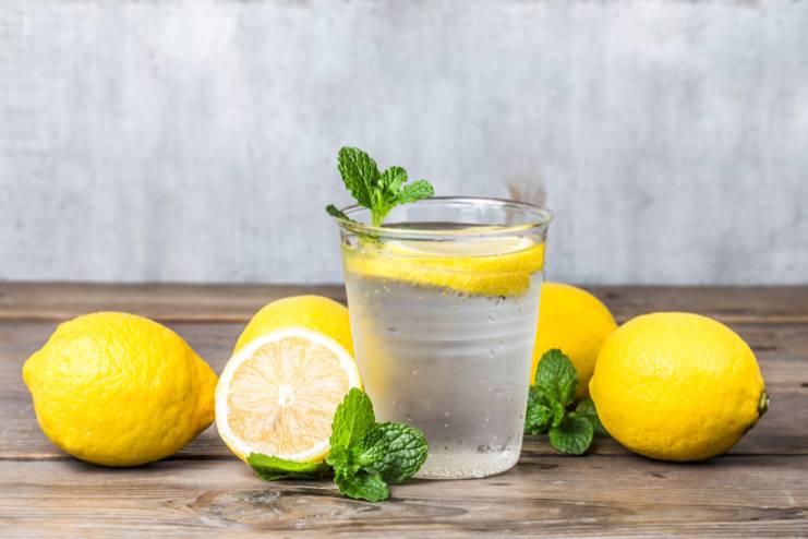 Risks of drinking lemon water