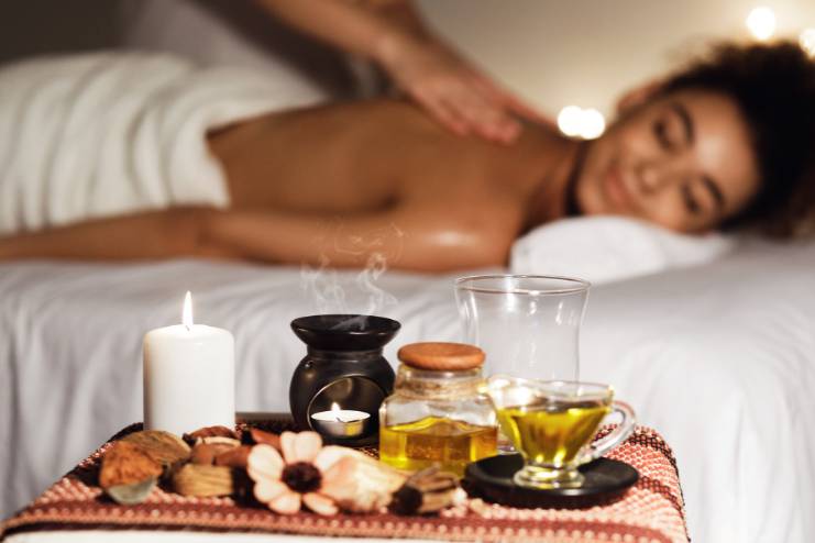 Tips for using aroma oils in massage