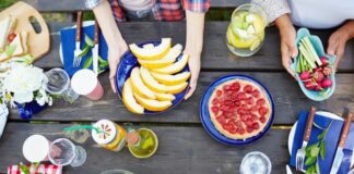 వేసవిలో చల్లదనం అందించి రిఫ్రెష్ గా ఉంచే పది ఆహారాలు - Top Ten Refreshing Foods That Keep You Cool This Summer Refreshing summer foods