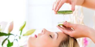 కలబంద బ్యూటీ సీక్రెట్స్: మెరిసే జుట్టు, ప్రకాశించే చర్మం కోసం టిప్స్ - Aloe Vera Beauty Secrets for Glowing Skin and Lustrous Hair Aloe Vera Glowing Skin and Lustrous Hair