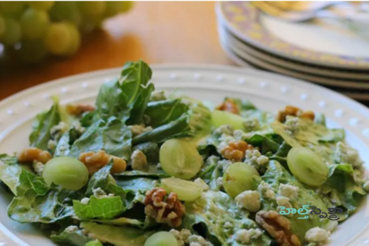 Lettuce, grapes and almond salad