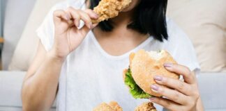 ‘భావోద్వేగ తినడా’న్ని అధిగమించడం: ఆచరణాత్మక వ్యూహాలు - Overcoming Emotional Eating: Practical Strategies Overcoming Emotional Eating_ Practical Strategies