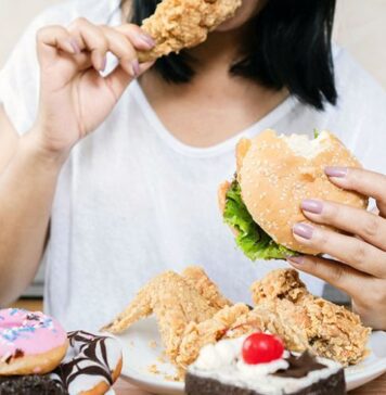 ‘భావోద్వేగ తినడా’న్ని అధిగమించడం: ఆచరణాత్మక వ్యూహాలు Overcoming Emotional Eating_ Practical Strategies