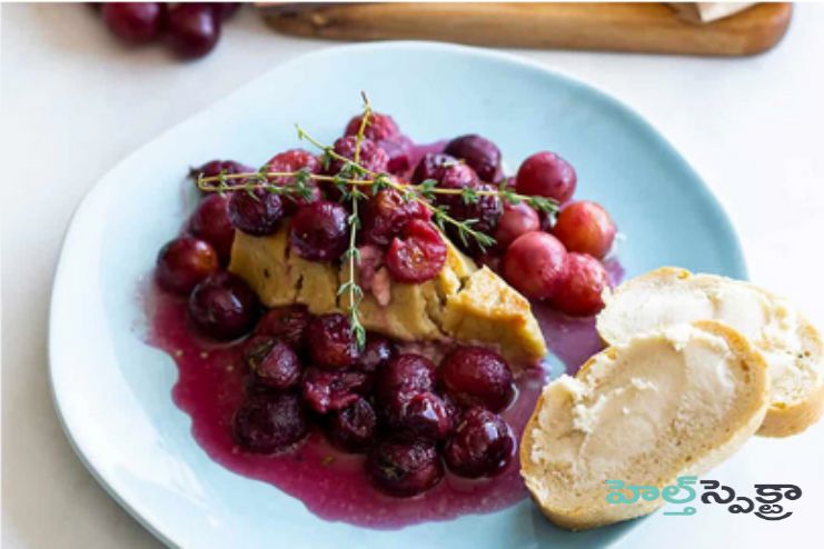 Roasted Grapes with Brie
