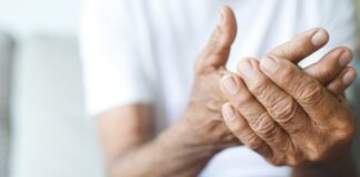 అరచేతుల దురద: సాధారణ కారణాలు, ప్రభావవంతమైన చికిత్స - Itchy Palms: Common Causes and Effective Treatment Itchy Palms_ Common Causes and Effective Treatment