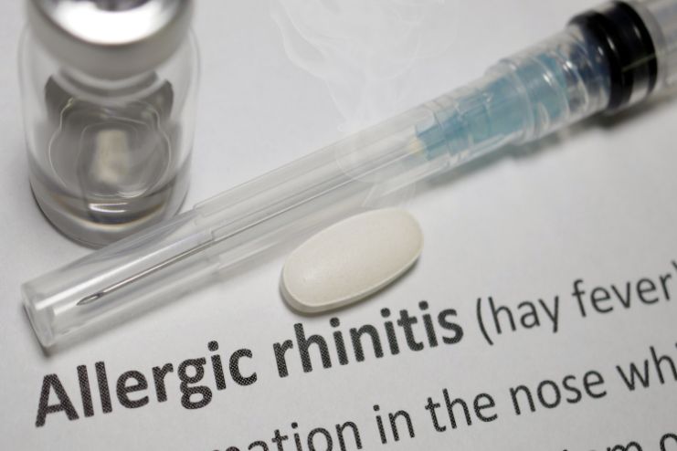 Relieving symptoms of allergic rhinitis