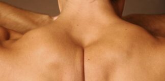 భుజాల బ్లేడ్ల మధ్య వెన్నునొప్పికి కారణమేమిటి? - What Causes Back Pain Between the Shoulder Blades? What Causes Back Pain Between the Shoulder Blades