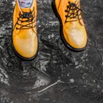 Closed-toe shoes for rain