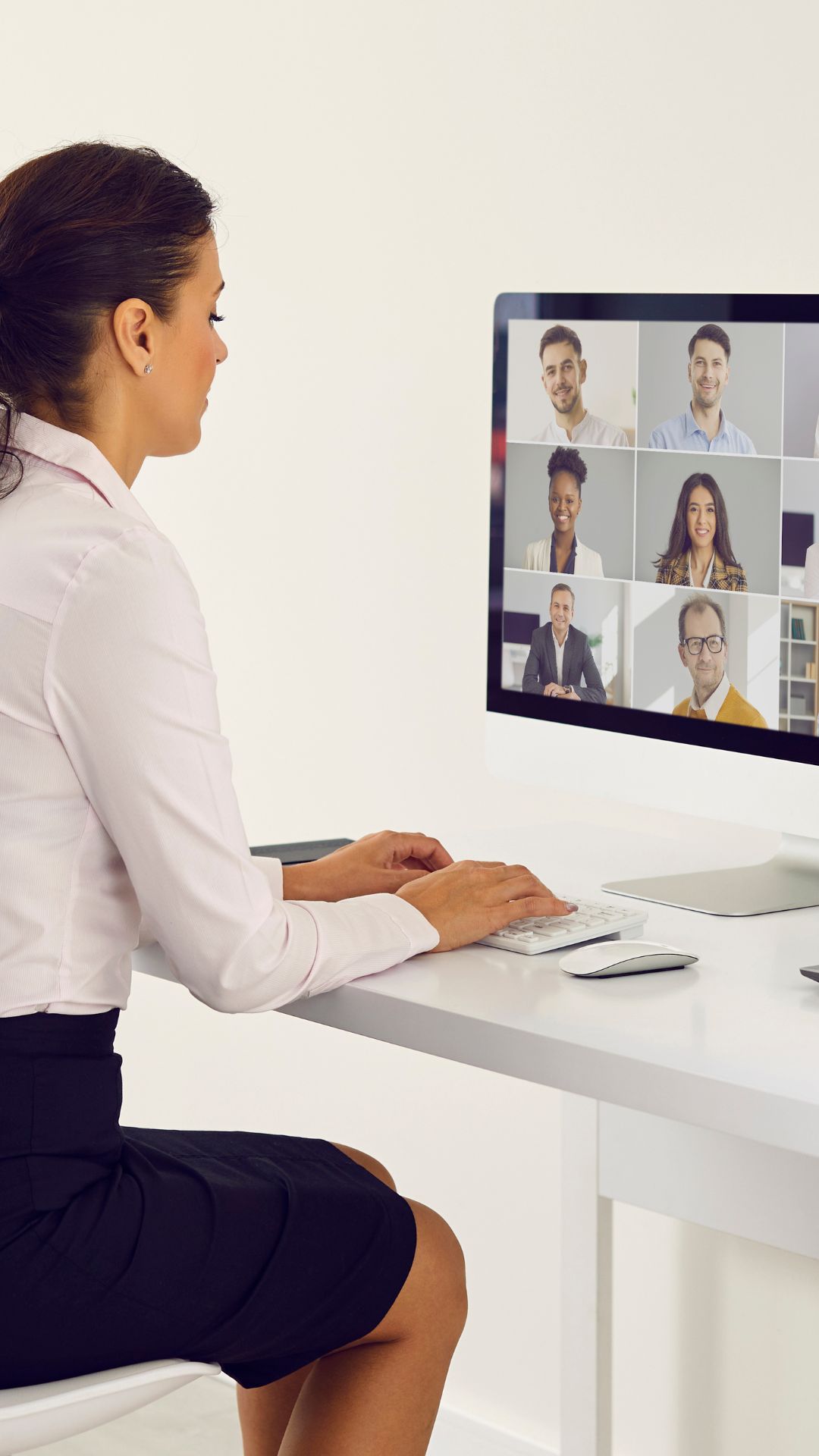 Maintain the correct screen distance