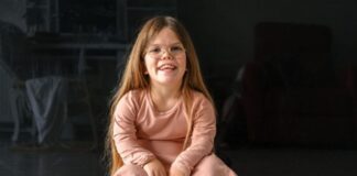 అకొండ్రోప్లాసియా: కారణాలు, లక్షణాలు, చికిత్స - Achondroplasia: Symptoms, Causes, and Treatment Achondroplasia_ Symptoms, Causes, and Treatment