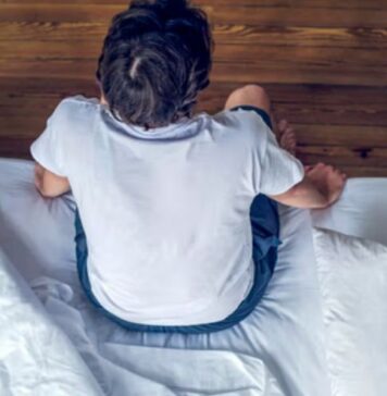 పడక తడపడం: కారణాలు, లక్షణాలు మరియు చికిత్స bed wetting causes, symptoms and Treatment